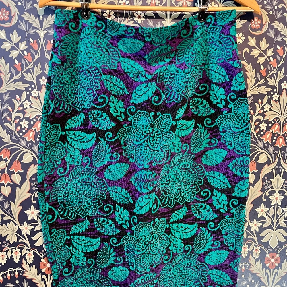 LuLaRoe Floral Skirt in Navy and Green - Picture 2 of 3